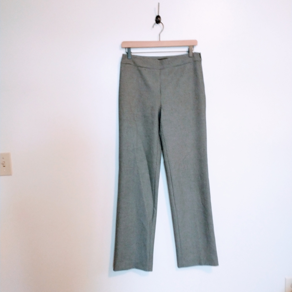 Talbot's dress pants with size zipper. Black and white print size 2 euc